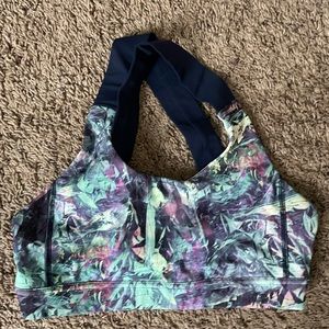 Lululemon sports bra
